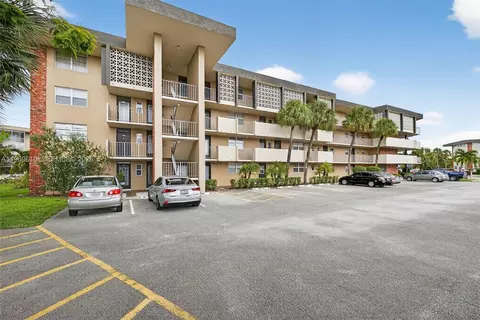 3051 NW 46th Ave #405, Lauderdale Lakes, FL 33313
