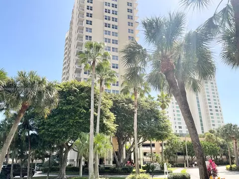 770 Claughton Island Dr #704, Miami, FL 33131
