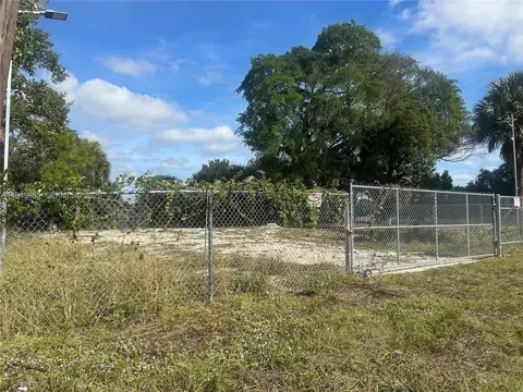 2541 SW 36th St, Dania Beach, FL 33312