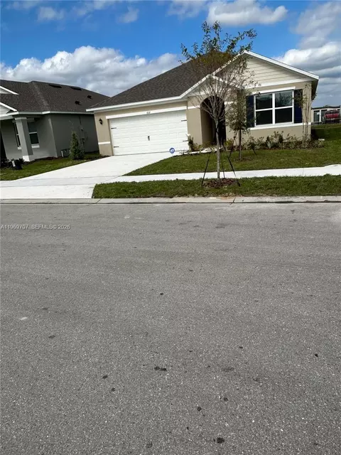 632 Taylor Grove Lain, Lake Wales, FL 33898