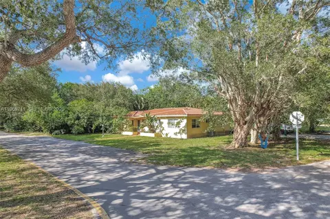 11919 NE 8th Ave, Biscayne Park, FL 33161