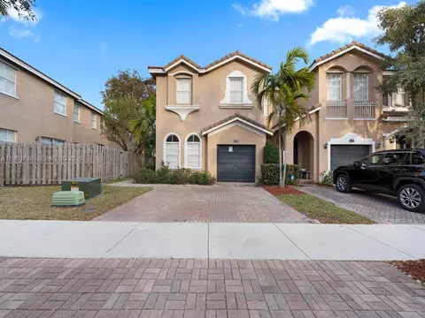 1483 SE 25th Ave, Homestead, FL 33035