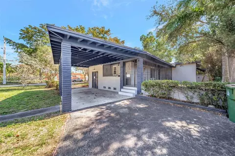 890 NE 138th St, North Miami, FL 33161
