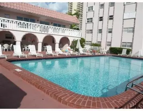 3181 S Ocean Dr #304, Hallandale Beach, FL 33009