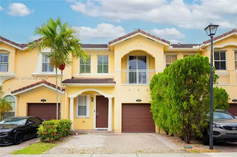 14964 SW 8 Ln, Miami, FL 33194