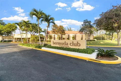 5851 NW 62nd Ave #210, Tamarac, FL 33319