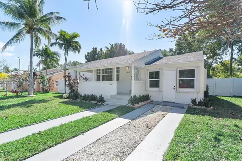 560 NE 110th Ter, Miami, FL 33161