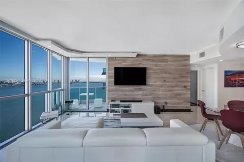 1331 Brickell Bay Dr #2402, Miami, FL 33131