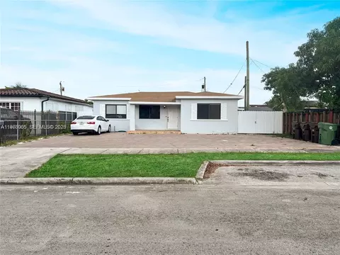 221 W 31st St, Hialeah, FL 33012