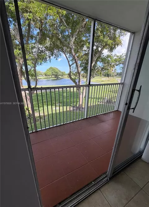 301 SW 135th Ave #209C, Pembroke Pines, FL 33027