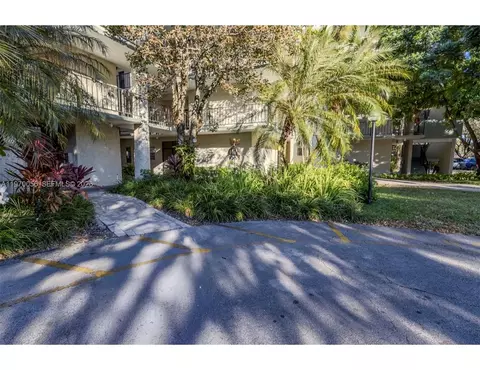 8931 N New River Canal Rd #1E, Plantation, FL 33324