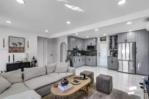 2020 NW 83rd Ter, Miami, FL 33147