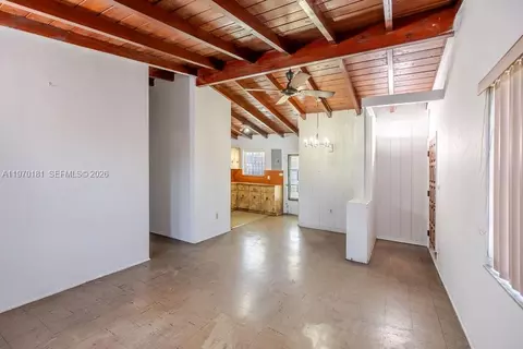 670 SE 1st St, Hialeah, FL 33010