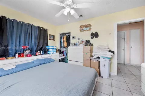 Bedroom - 590 W 35th Pl, Hialeah, FL 33012 photo 1 of 4