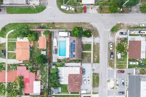 View/Area - 590 W 35th Pl, Hialeah, FL 33012 photo 1 of 2