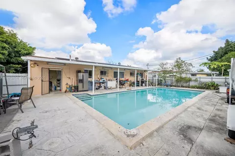 Other - 590 W 35th Pl, Hialeah, FL 33012 photo 4 of 6