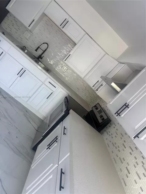 2831 NW 190th St, Miami Gardens, FL 33056