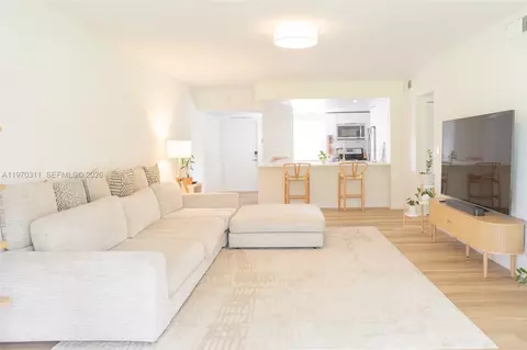 3250 N Palm Aire Dr #202, Pompano Beach, FL 33069