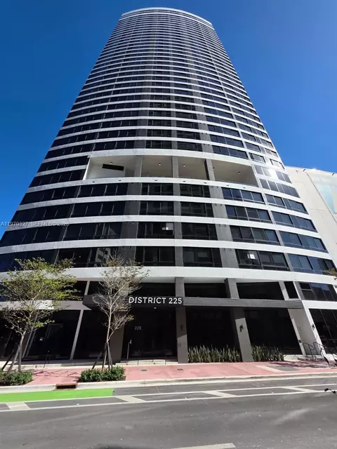 225 N Miami Ave #804, Miami, FL 33128