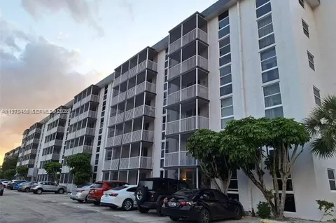 16851 NE 23rd Ave #B304, North Miami Beach, FL 33160