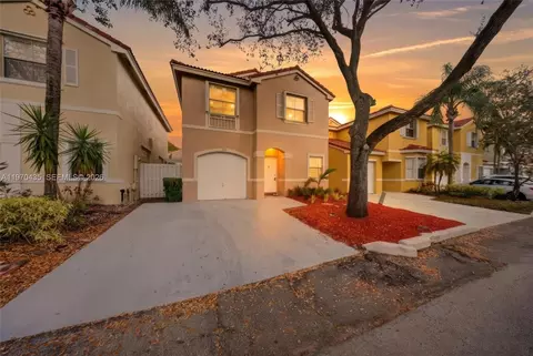 4055 Fern Forest Rd, Hollywood, FL 33026