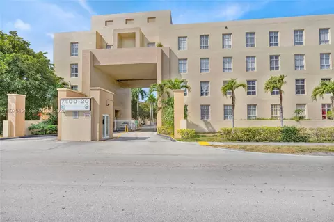 7400 W 20th Ave #402, Hialeah, FL 33016