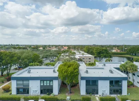 15108 Ashland Dr #221, Delray Beach, FL 33484
