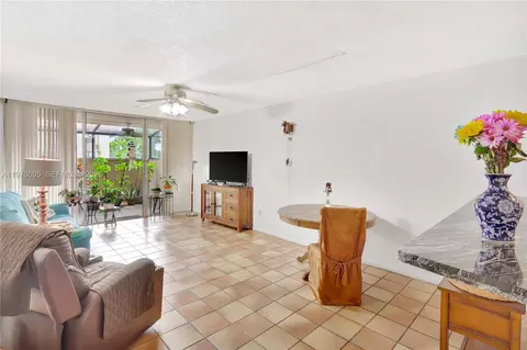 10525 SW 112th Ave #117, Miami, FL 33176