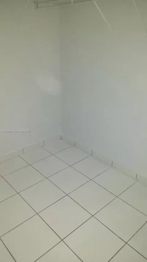 9810 Hammocks Blvd #202, Miami, FL 33196