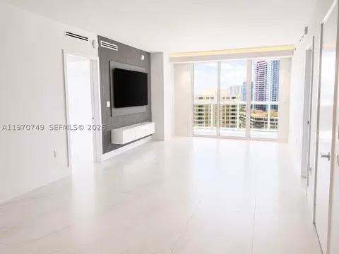 1850 S Ocean Dr #1808, Hallandale Beach, FL 33009