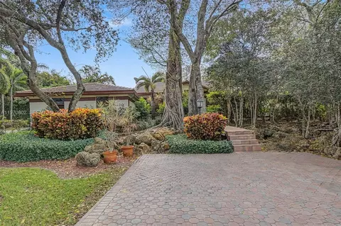 8190 SW 180th St, Palmetto Bay, FL 33157