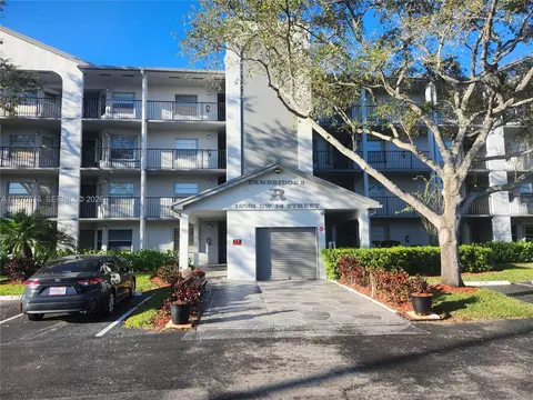 12501 SW 14th St #311R, Pembroke Pines, FL 33027