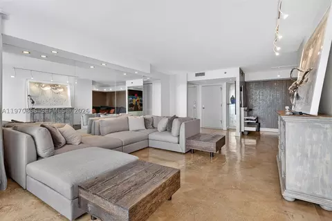 2000 Towerside Ter #1408, Miami, FL 33138