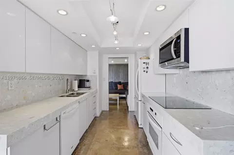 2000 Towerside Ter #1408, Miami, FL 33138