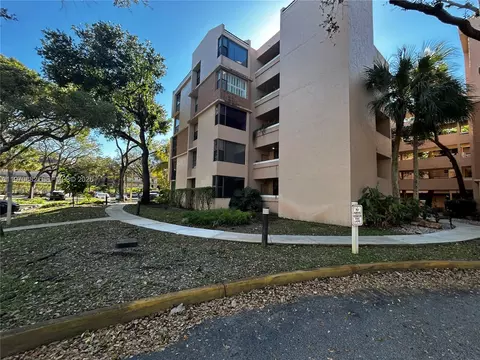 6800 Cypress Rd #207, Plantation, FL 33317