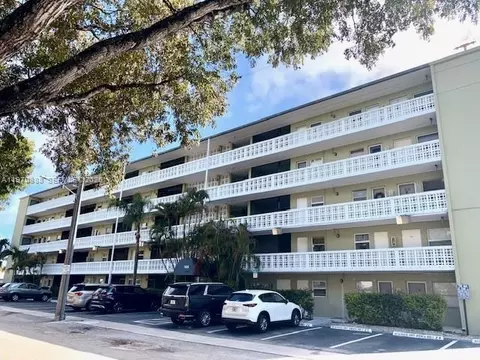 1425 Arthur St #403A, Hollywood, FL 33020