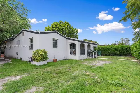 700 SW 44th Pl, Miami, FL 33134