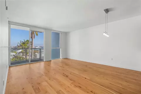 253 NE 2nd St #1007, Miami, FL 33132