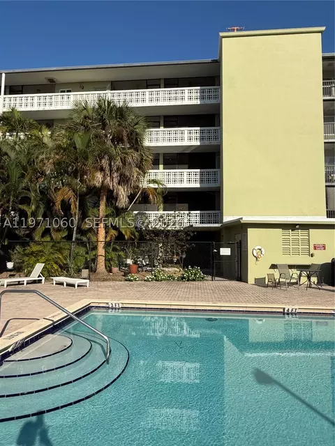 1425 Arthur St #315B, Hollywood, FL 33020