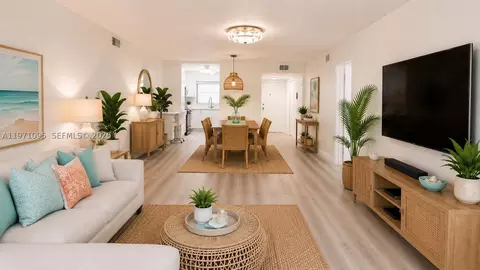 10207 Sunrise Lakes Blvd #204, Sunrise, FL 33322