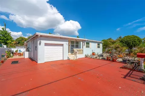 Exterior - 801 Opa Locka Blvd, Miami, FL 33168 photo 2 of 8