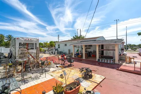 Exterior - 801 Opa Locka Blvd, Miami, FL 33168 photo 4 of 8