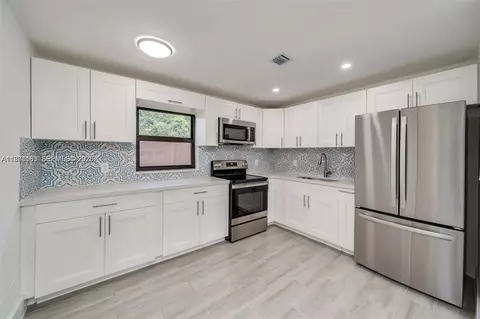 2447 Fletcher St, Hollywood, FL 33020