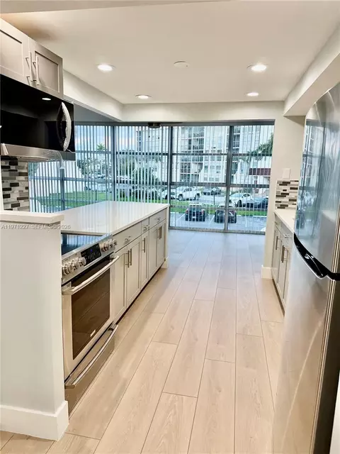 601 Three Islands Blvd #217, Hallandale Beach, FL 33009