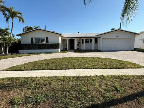 4450 NW 9th St, Coconut Creek, FL 33066