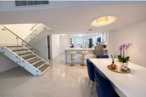 2308 NE 7th St #29, Hallandale Beach, FL 33009