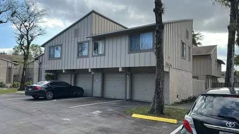 5630 NW 21st St #31-C, Lauderhill, FL 33313