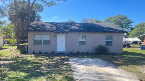 805 N 27th St, Fort Pierce, FL 34947