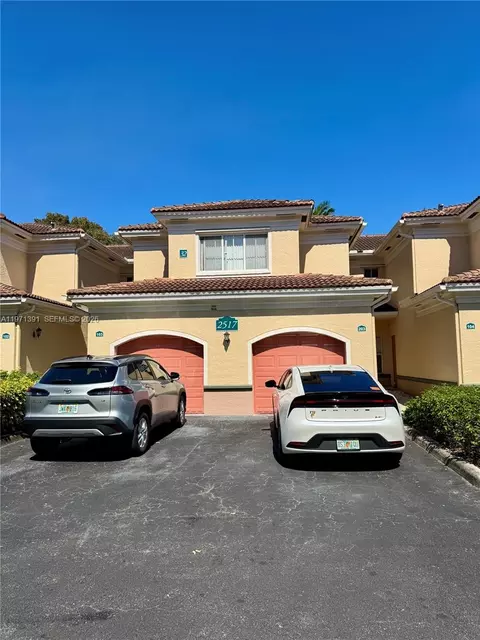 2517 Centergate Dr #203, Miramar, FL 33025