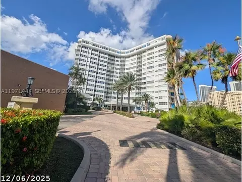 100 Golden Isles Dr #PH9, Hallandale Beach, FL 33009